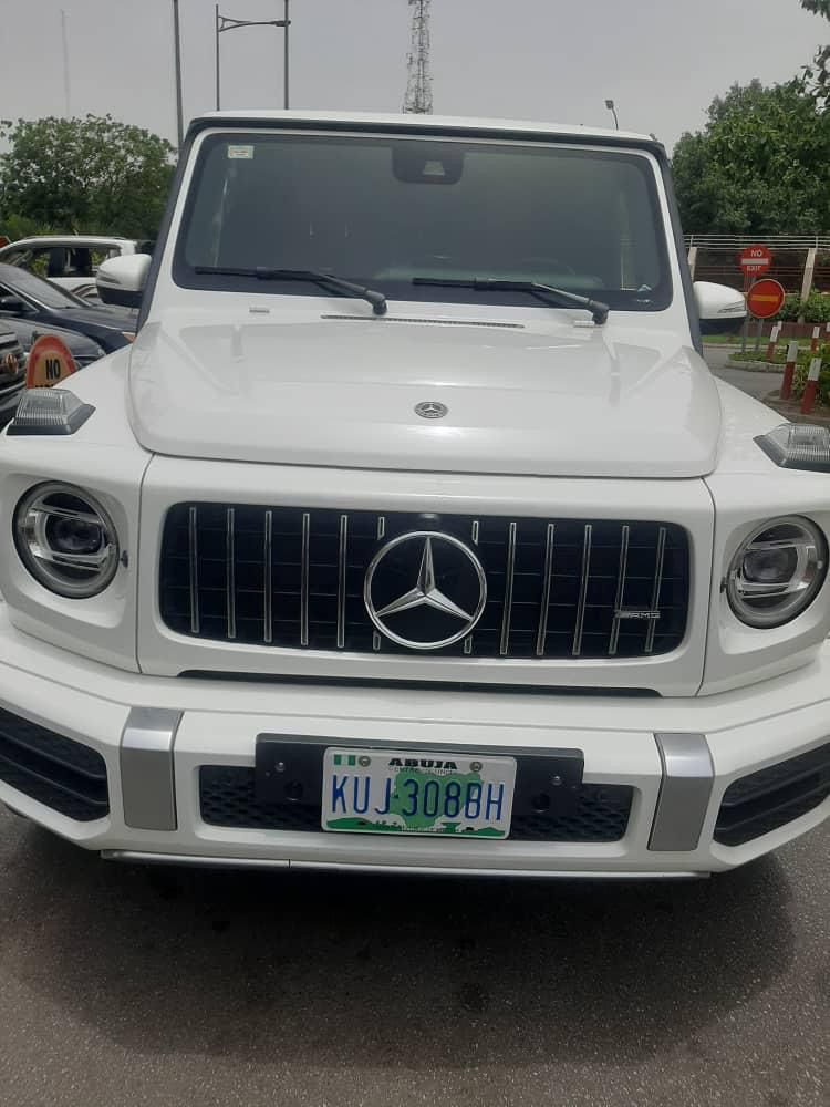 Mercedes-Benz G63, white